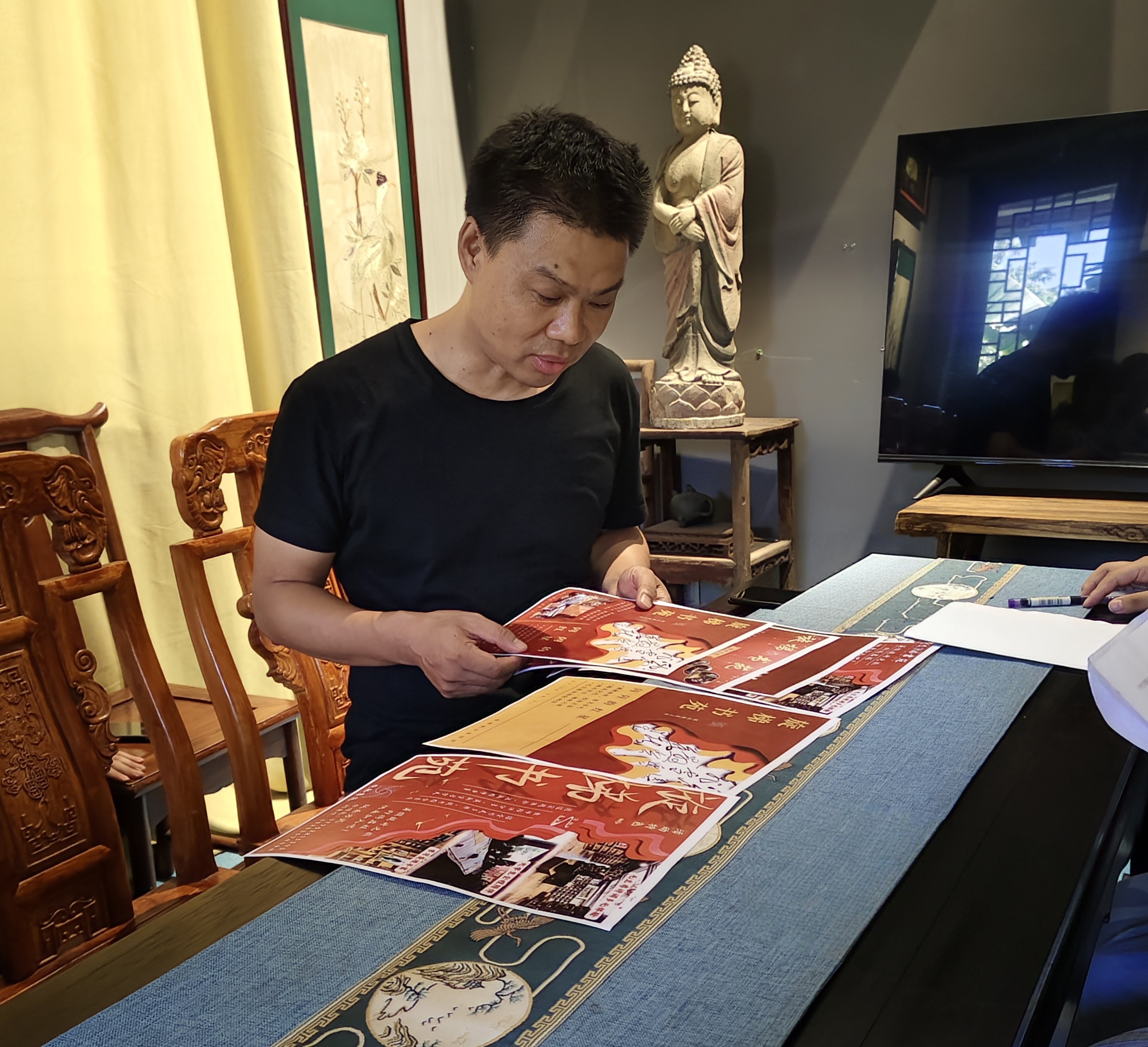 湘大学子“拓印”红色画卷，深入学习毛主席的创业智慧